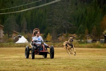 Hjelpemiddel frå Skodje i populær TV-serie