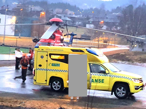 Redningshelikopter på Sjøholt