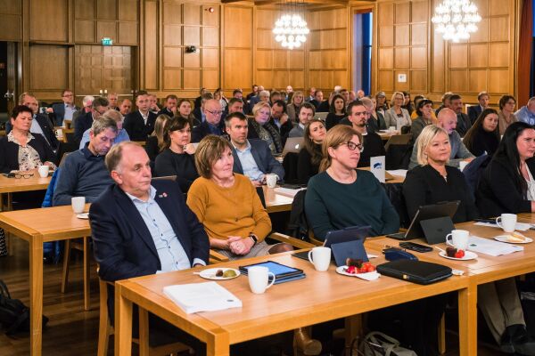 Kommunedirektøren opnar for spørsmål torsdag