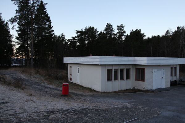 Lagar ungdomshus på Eidet