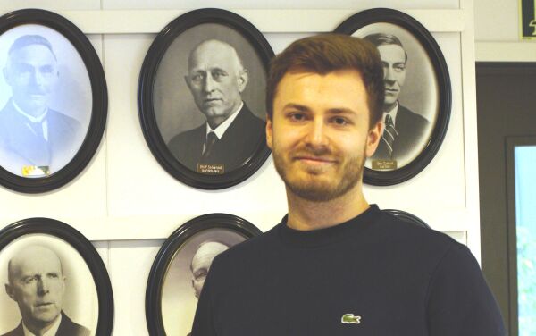 Ordføraren i Ålesund snur om Pride-flagg på skular