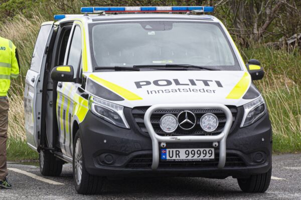 Bil av vegen i Tomrefjord