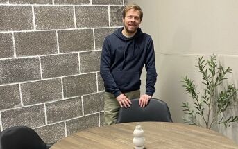 Satsar frisk med møbelbutikk
