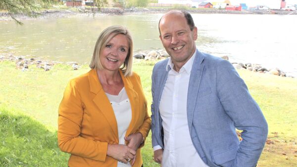 Randi W. Frisvoll i løypa føre Harry Valderhaug!