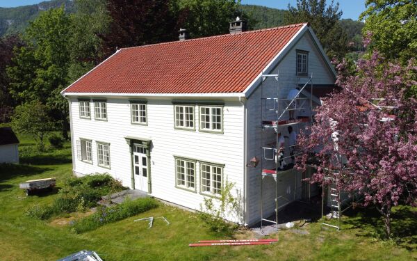 Nymåla og flott Ørskog prestegard