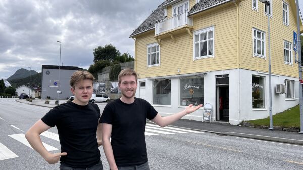 Køyrer langt for å handle brød i Brattvåg
