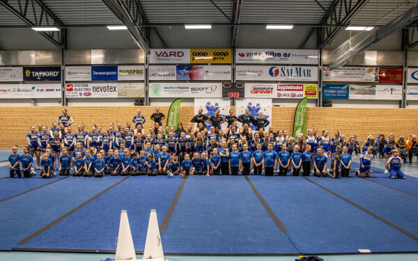 Cheerleading-show skapte køer på Sjøholt