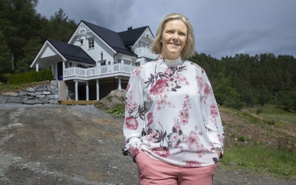 - Kjempar mot Møreaksen og bomring rundt Ålesund