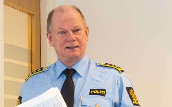 Besøksforbod - slo og sparka mann som låg nede