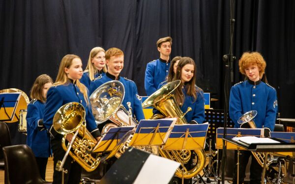 Takksam for midlar til Ukraina