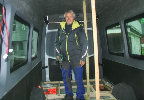 Frå ambulansefly i Finnmark til sjølvbygd bobil i Tresfjord