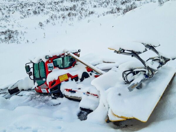 Berga trakkemaskin langt til fjells i Stordal