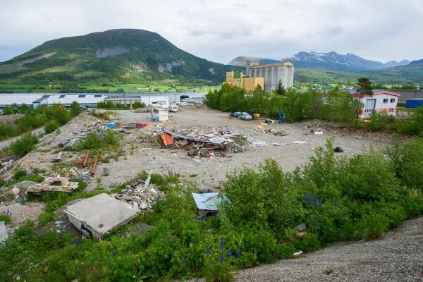 Dømd til å selge tilbake tomt på Skorgeneset