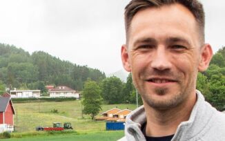 Sløkte husbrann - bygde opp igjen