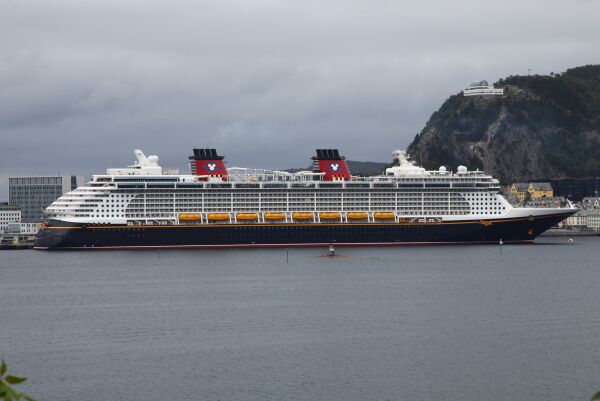 Vurderer flytting av cruiseskipa i Ålesund