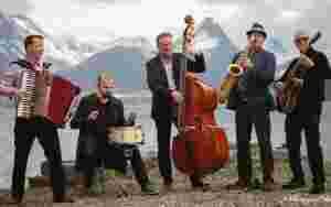 Jazz og trekkspel på Seniortreff på Skodje
