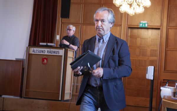 - Glad du ikkje er like aktiv som Molde sin ordførar