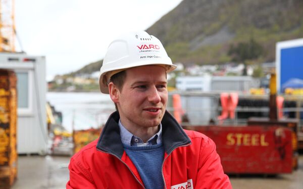 Barndomskameraten ringer og diskuterer årets "fangst"