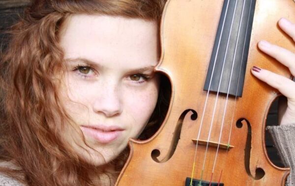 Thea Marie (25) får kulturstipend i Fjord