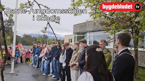 Heider til krigsveteran og apell til elevane