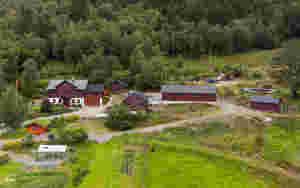 Nokon har kjøpt naboen sitt hus