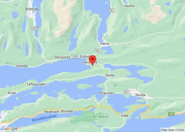 Berusa førar køyrde inn i eit hus i natt