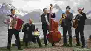Møre Swing Band med kaféjazz og ID-huset