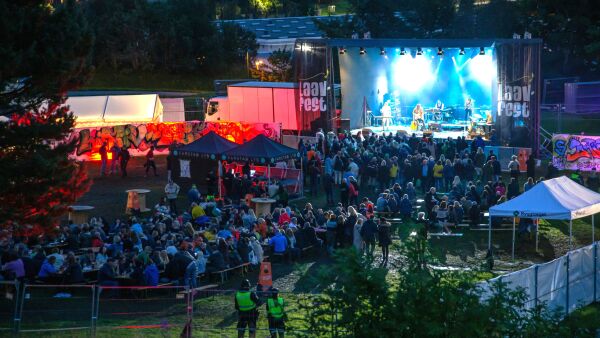 Storfest og "dans med ein framand" i helga