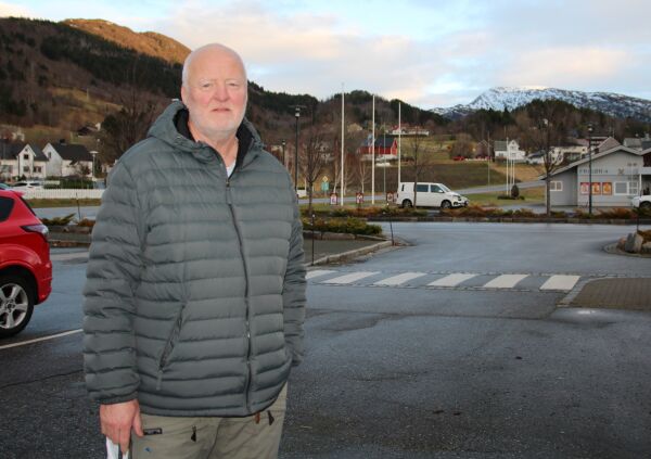 Arne frå Sjøholt fekk hjarteproblem på venterommet då kona var på legevakta