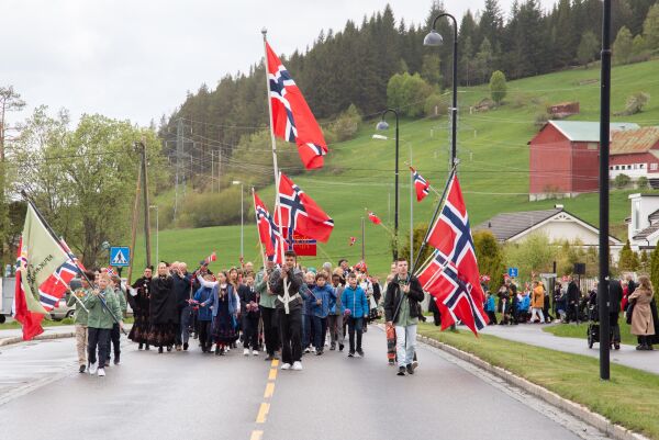 Folkefest med opphaldsvêr på Skodje