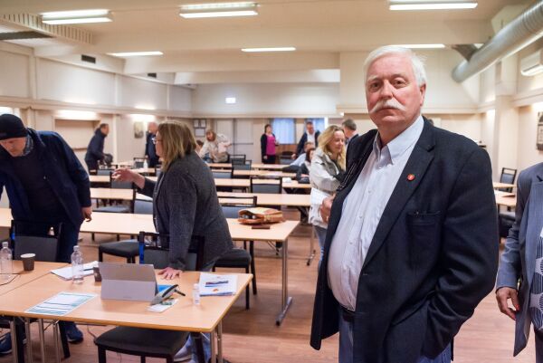 - Selg aksjane i Vestnes Energi