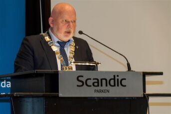 Anklaga for å vere litt feig