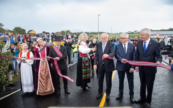 Tusenvis feira då Nordøyvegen opna