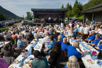 Storstilt feiring av korpset i bygda