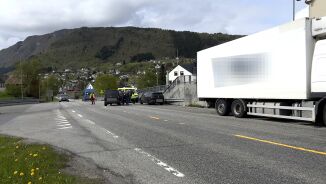 Køyretøy kolliderte tysdag
