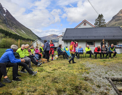 Mange sykla i motvind