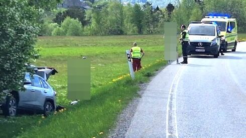 Bil av vegen på E39