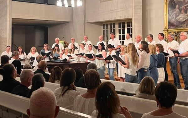 Gratis musikkafè med fire aktørar på Skodje