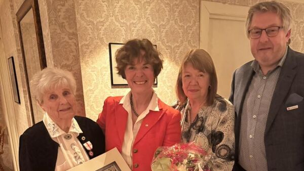 97-åring heidra for 77 år med friviljug innsats