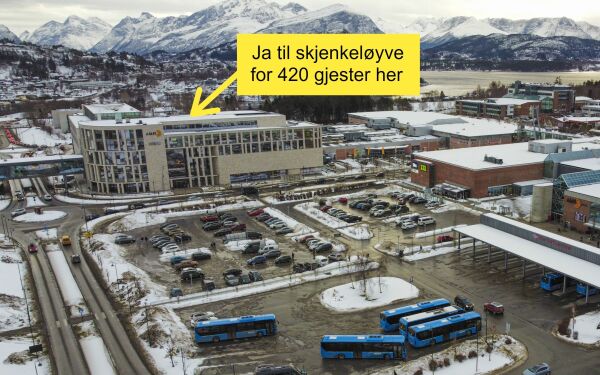 Ja til skjenkeløyve på Moa splittar fleirtalspartia i Ålesund