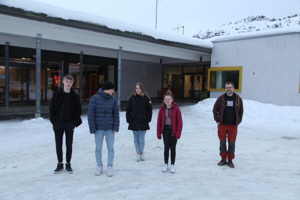 Full aktivitet, ligg ikkje på latsida!