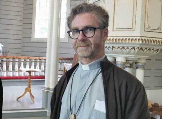 - Ein oljedryppande bil må vere farlegare enn ei brakke