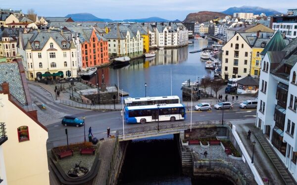 Slik skal fleire bruke buss i Ålesund