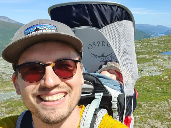 - Ei fråverande leiing