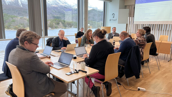 Vil mekle i striden Ålesund-Haram