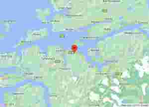 Mindre jordras stengte E-136 ved Hjelvik