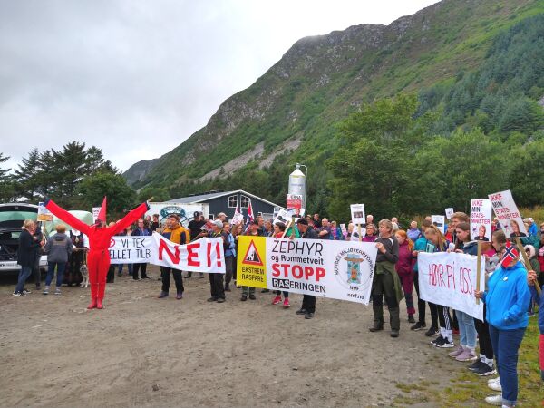 - Kjem til å halde på som før