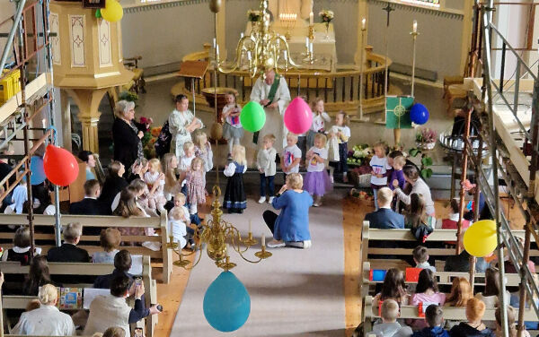 Mykje på gang under kyrkjejubileum i Ørskog