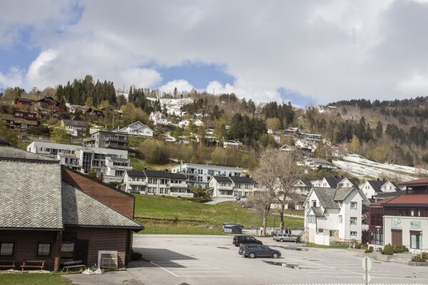 Ørskog og Haram startar på botn
