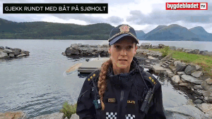 Båt velta - ein person i sjøen